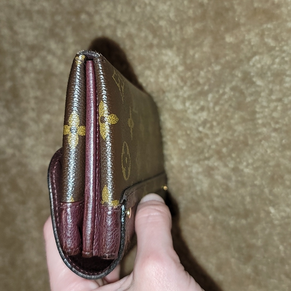 Authentic Louis Vuitton wallet - Picture 13 of 13